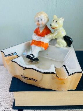 1930s Little Orphan Annie & Sandy Lusterware Ashtray Ottawa Souvenir Japan